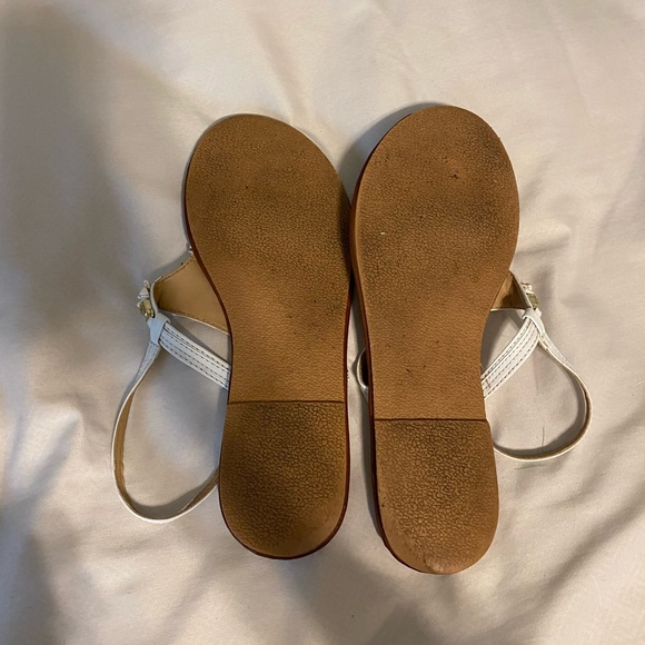 Charming Charlie’s Flats - Picture 5 of 5